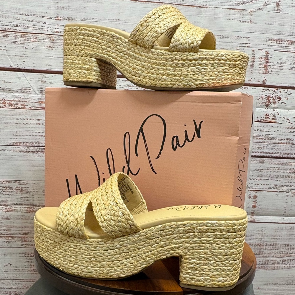 Wild Pair Niftyy Woven Espadrille Platform Wedge